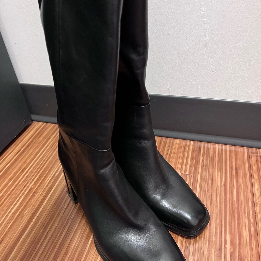 Elegant Black Women's Boots
